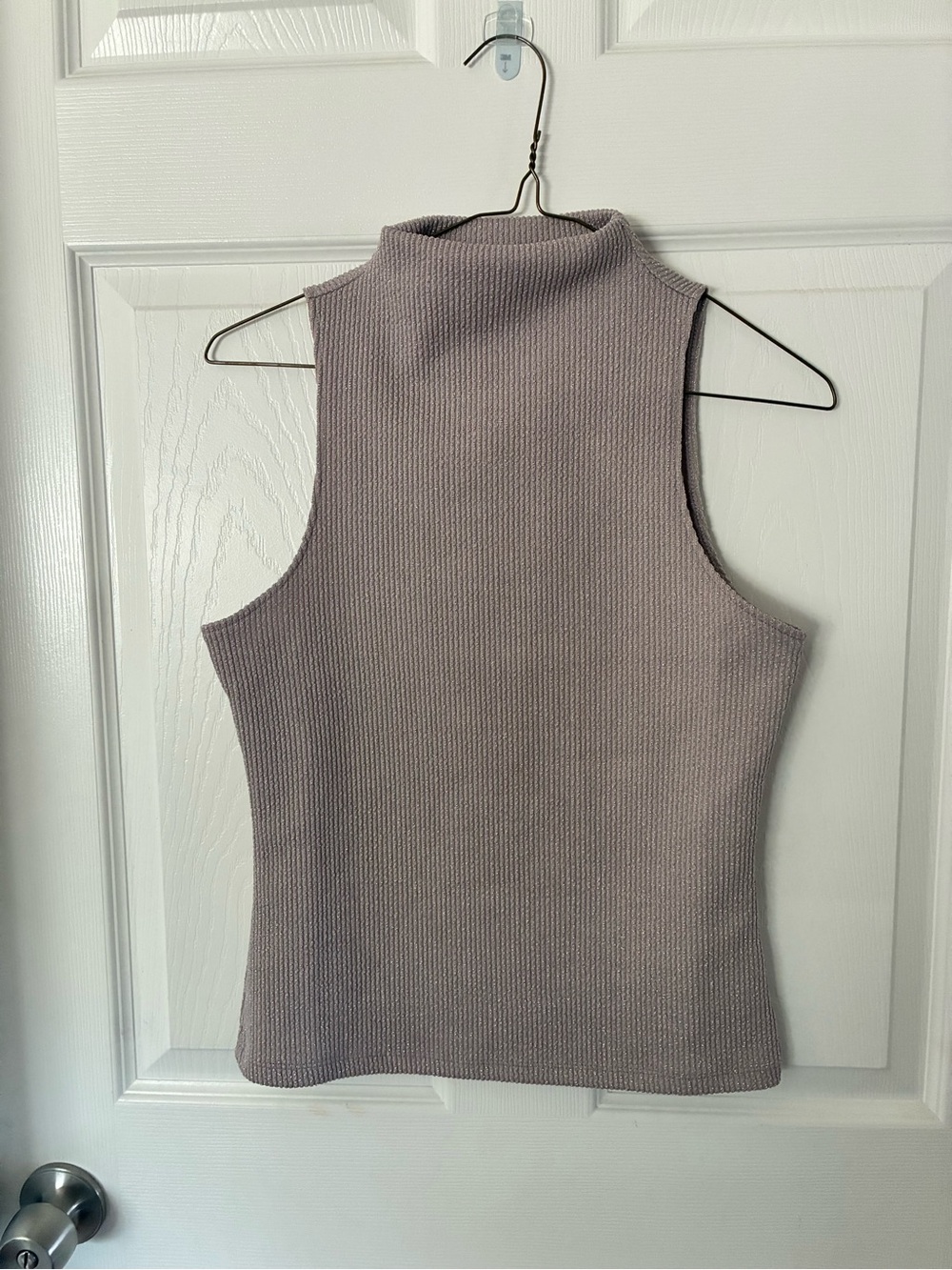 ✨H&M SHIMMERY MOCK TURTLENECK SLEEVELESS TOP